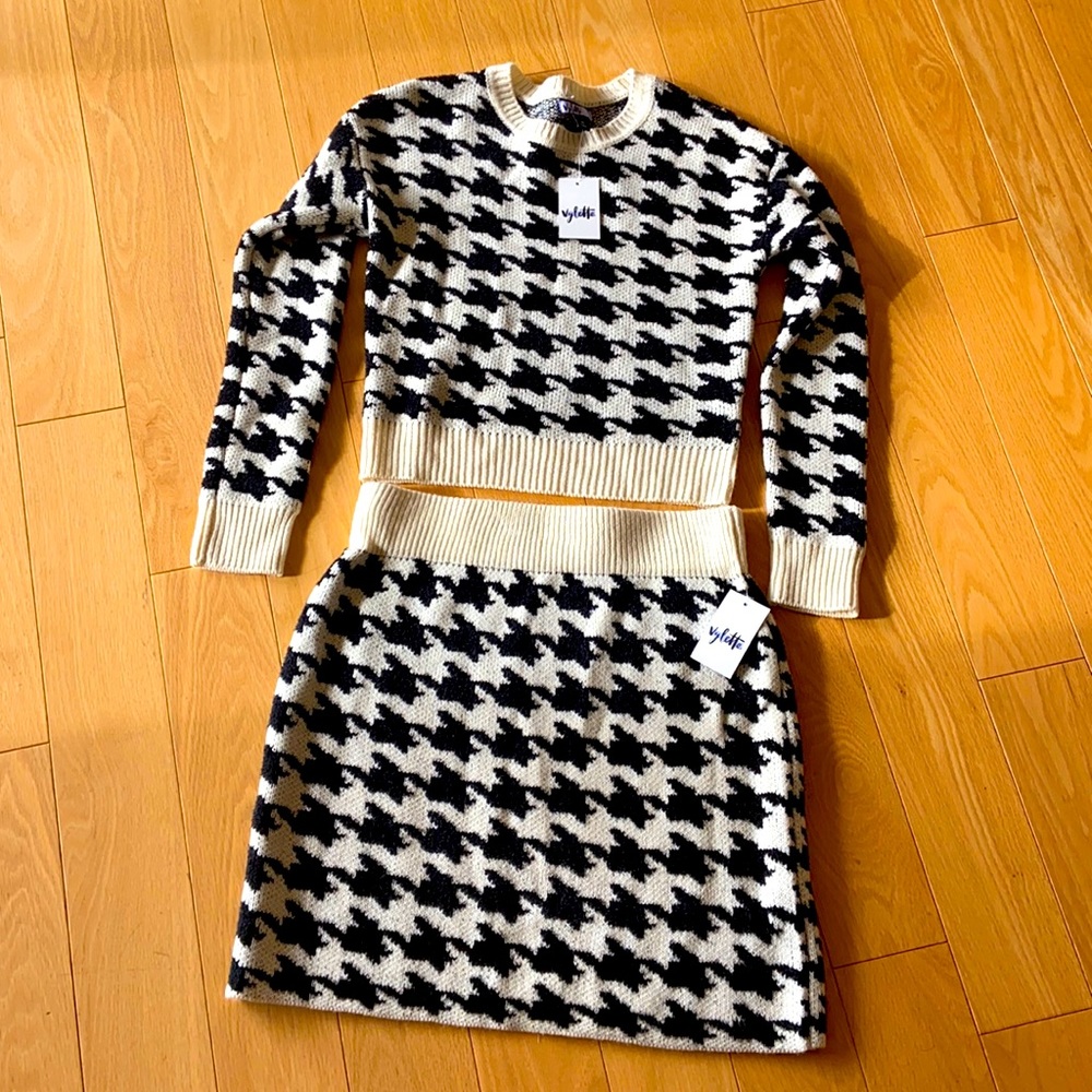 BNWT Beautiful Houndstooth Sweater/Skirt Set